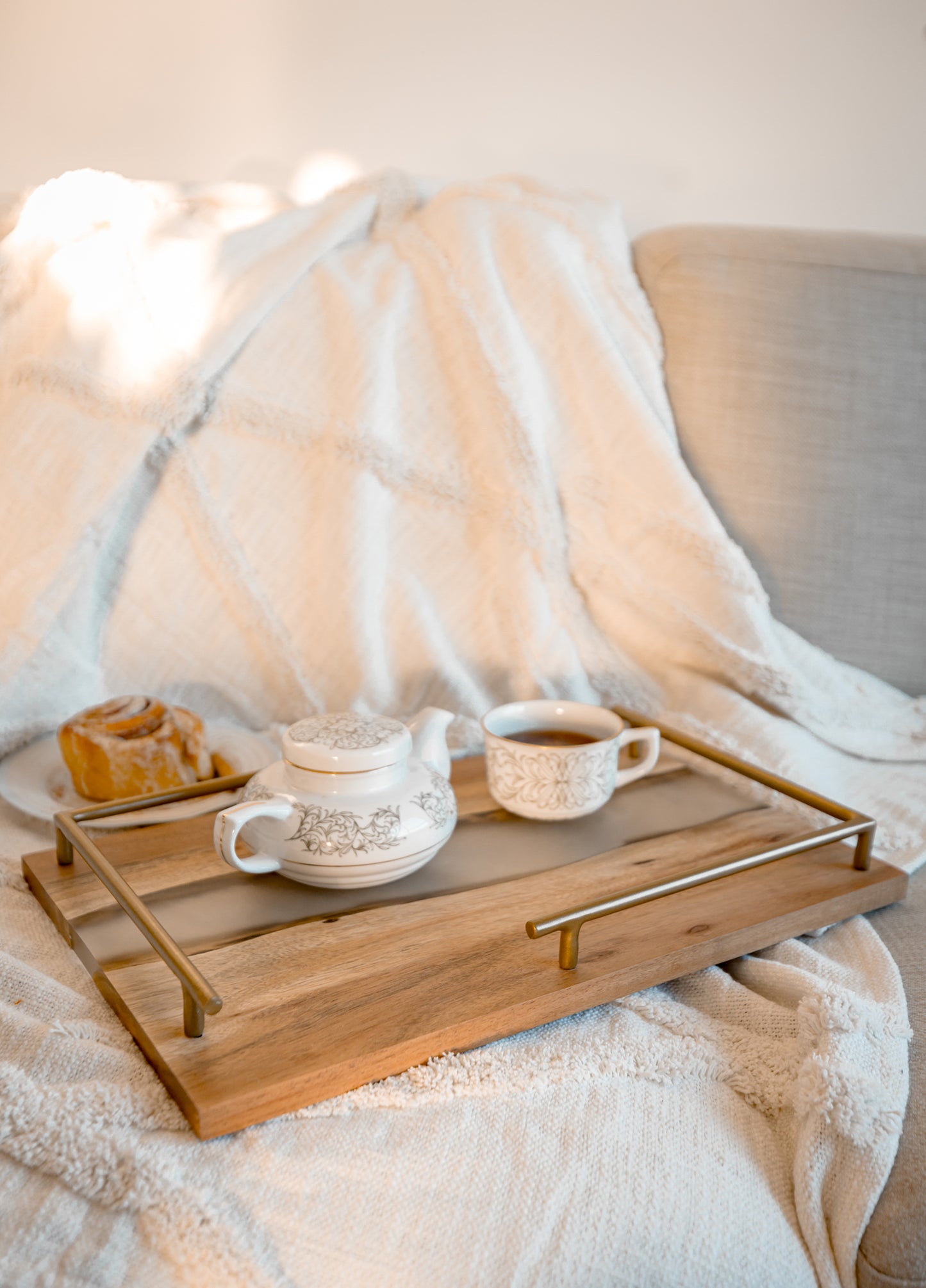 ARBOREAL ACACIA TRAY