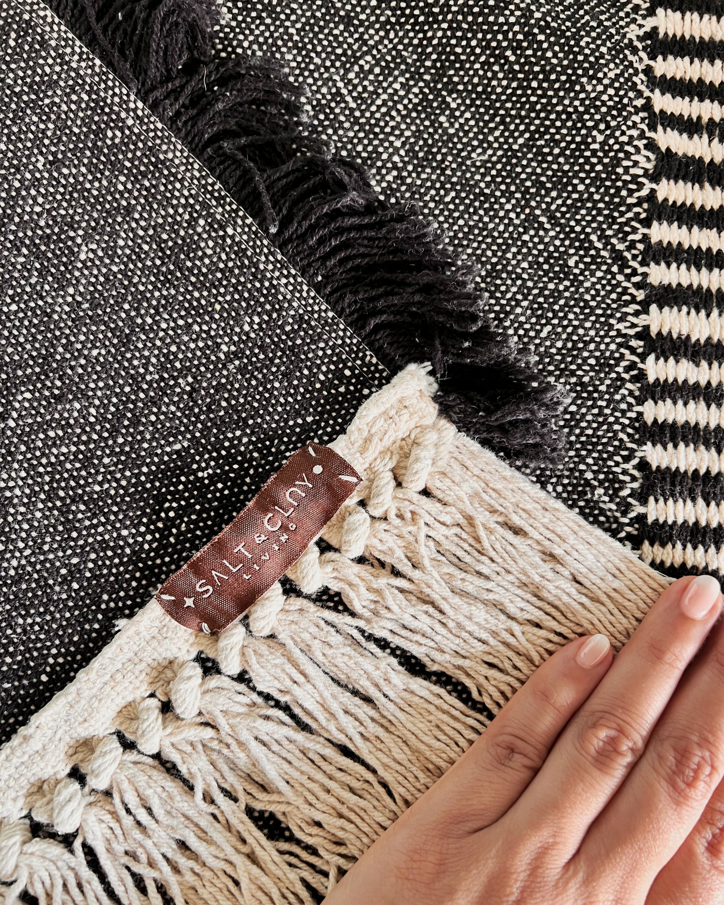 SALT & PEPPER TABLE RUNNER